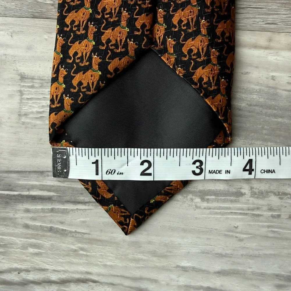 2001 Scooby-Doo! Cartoon Network Hanna-Barbera Necktie Neck Tie Novelty
